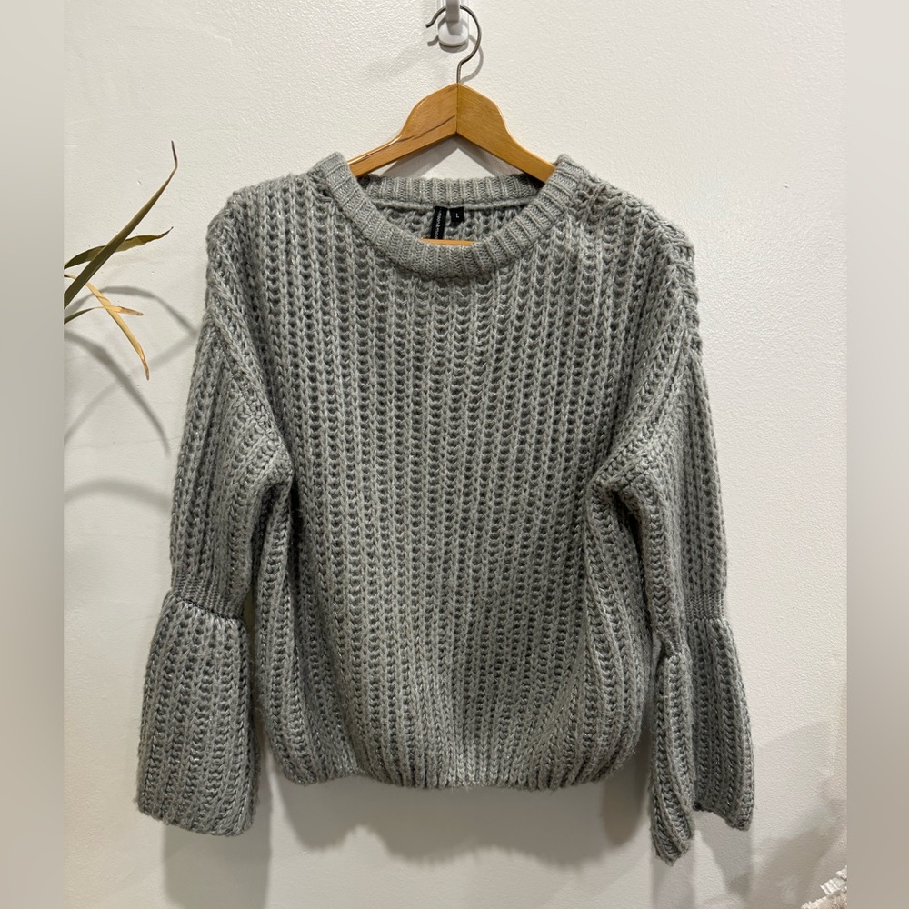 Moon & Madison women's sweater, large, gray metallic with Bell sleeves. EUC!